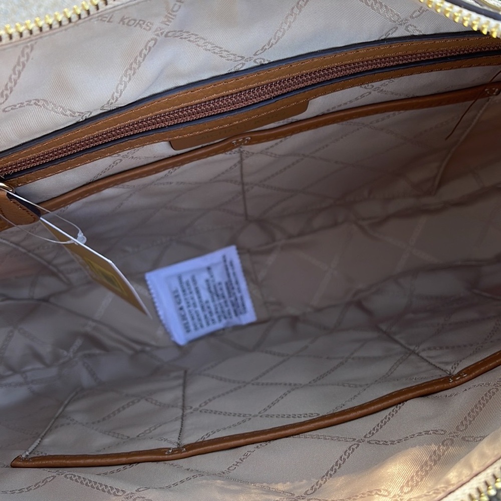 Michael Kors Large Hobo Bag - Picture 7 of 9
